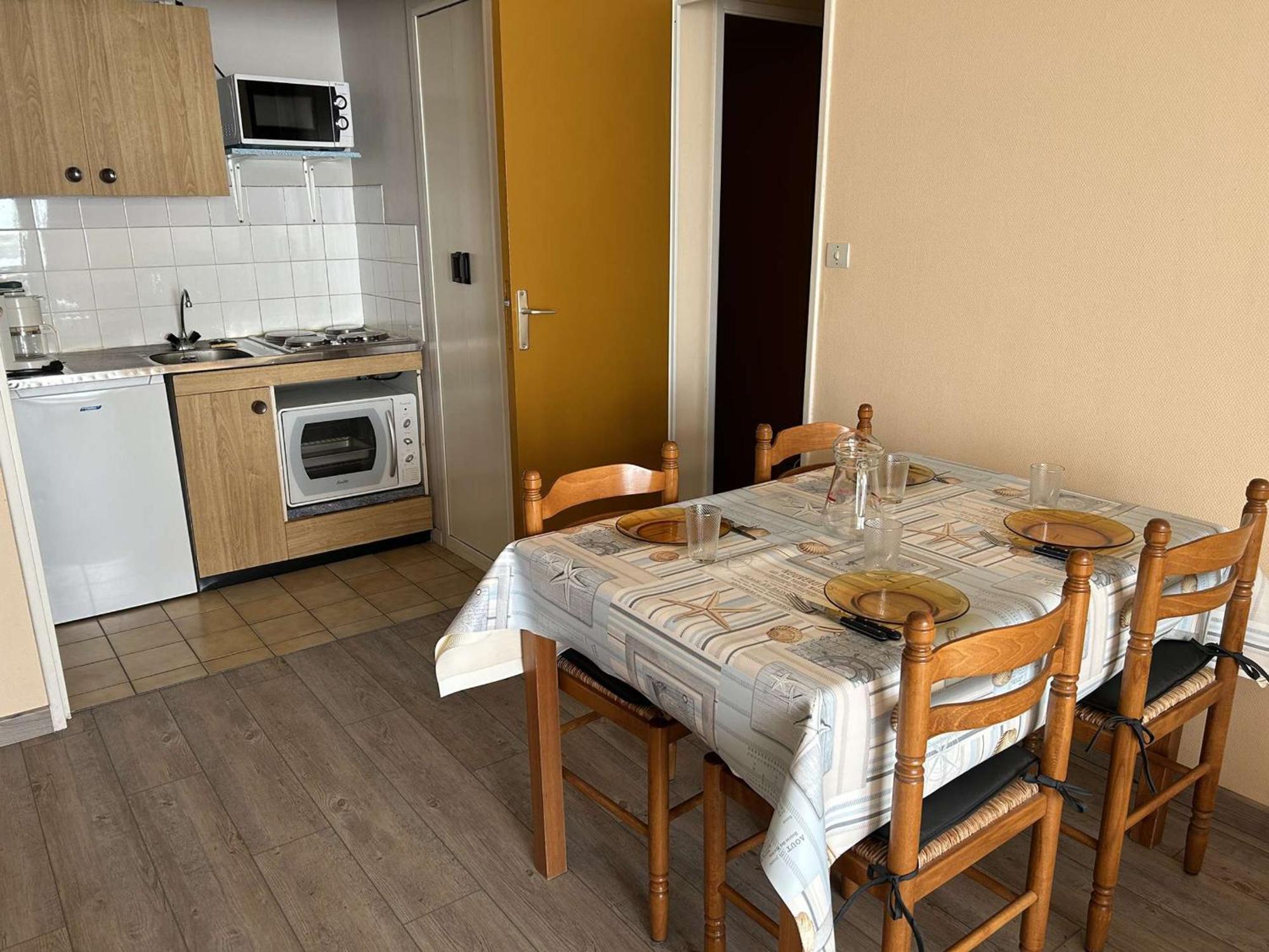 Appartement Saint-Gilles-Croix-de-Vie, 2 pièces, 4 personnes - FR-1-224-39 Extérieur photo